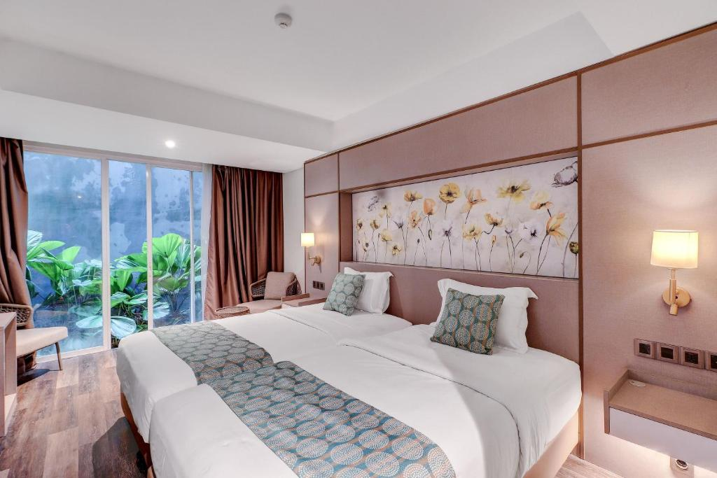 Sunday Hotel Room Arshika Sunset Road